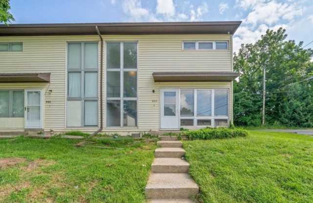 908 N 71st St. photos photos