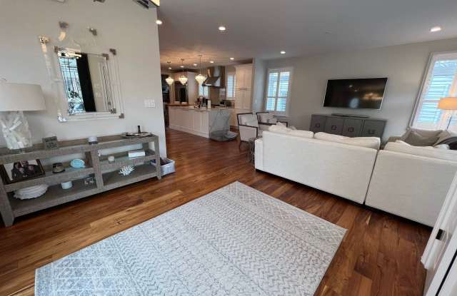 108 N Pembroke Ave Gallery 4