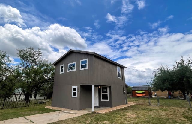 838 Fir - 838 Fir Lane, Cottonwood Shores, TX 78657