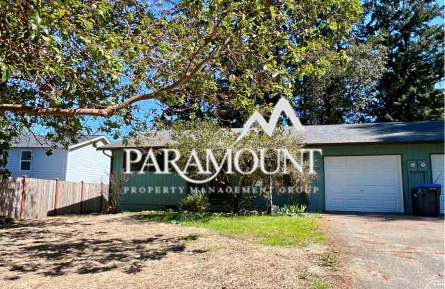 Charming 2-Bedroom Duplex with Garage! photos photos