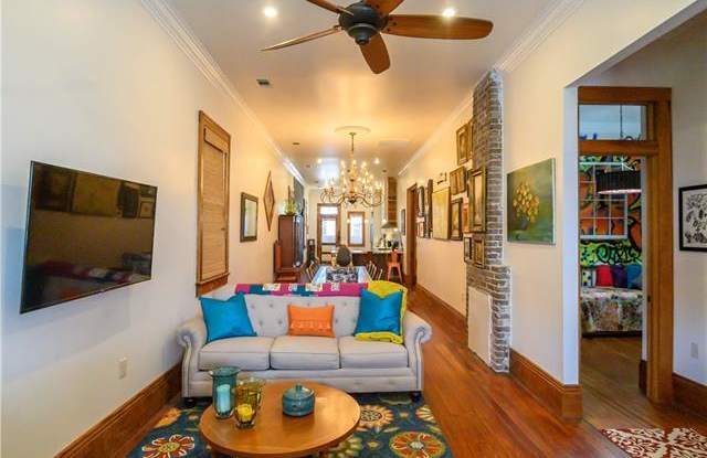4517 LASALLE Street Gallery 2