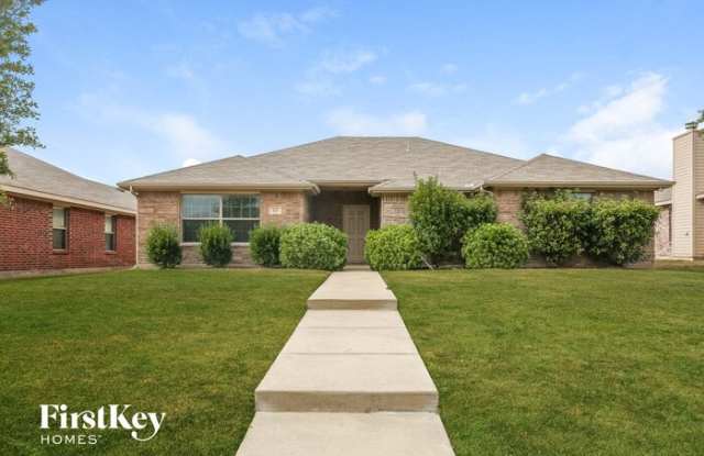615 Hilton Drive - 615 Hilton Drive, Lancaster, TX 75146