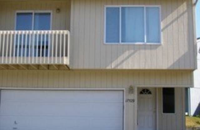 3 Bedroom Condo in Eagle River! Gallery 1