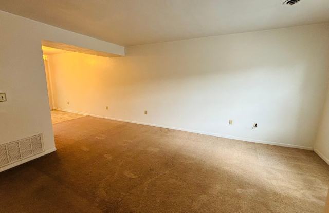 2 Bedroom, 1.5 Bath Townhouse Gallery 4