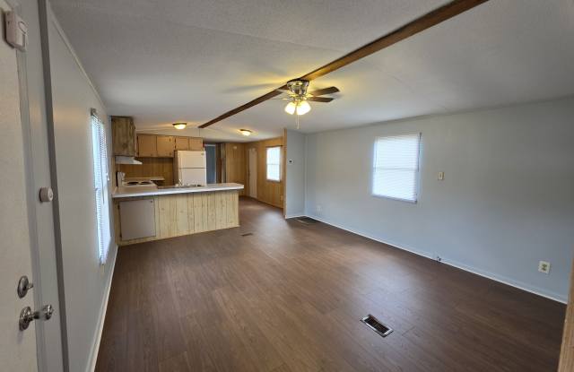 105 Colonial Court Gallery 2