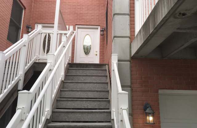 Beautiful Town Home available for Short Term Leases at 3030 Pepper's Ferry - 3006 Shire Circle, Belview, VA 24141