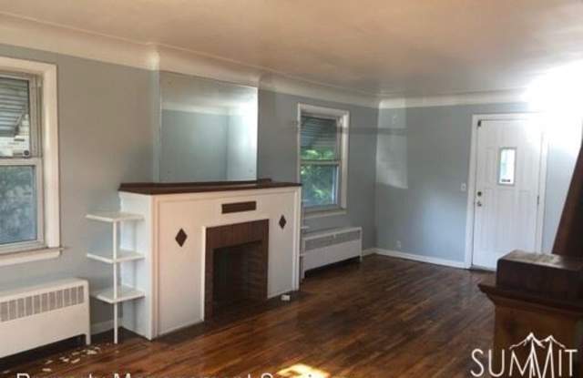 22421 Beaconsfield Gallery 4