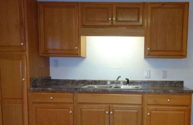 2 Bedroom Duplex in Moline Gallery 3