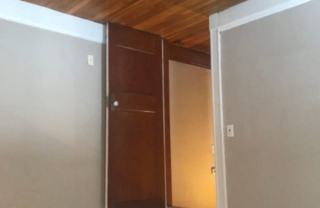 97 Williams Street 3 Gallery 3
