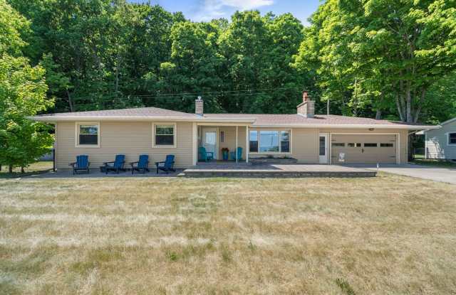Fully Furnished 4-Bedroom Home with West Bay Views | 6-Month Lease | All Utilities Included Gallery 1