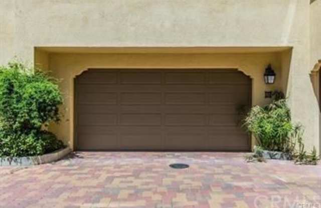 933 Terrace Lane W Gallery 4