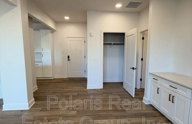 925 Veterans Way Gallery 3