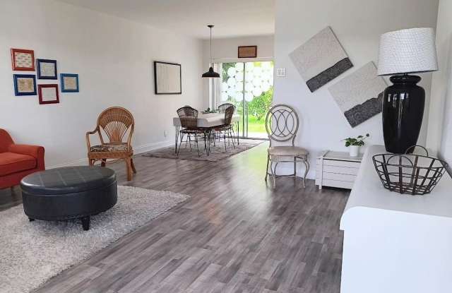 7105 NW 74th Place Gallery 2
