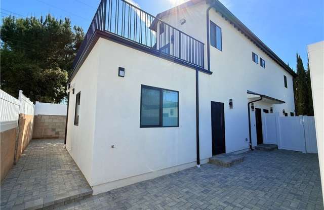 8418 Owensmouth Avenue photos photos