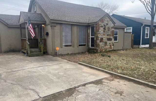 Welcome to your cabin home in the heart of the city! photos photos