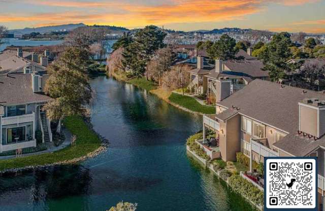 2 bedroom / 2 bath condo - Waterfront Available SOON in Richmond! - 88 Lakeshore Court, Richmond, CA 94804