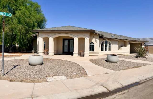 Large San Luis home on a Corner lot with 3 bedrooms plus added Den/Office Room Gallery 3