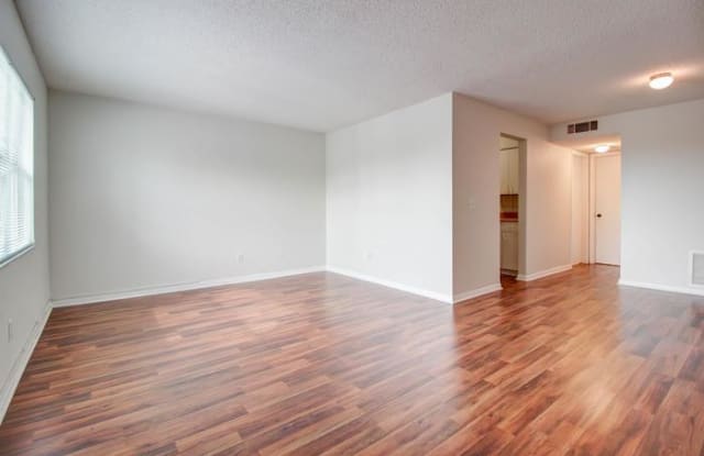 9109 West Hillsborough Avenue - 9109 Hillsborough Avenue, Town 'n' Country, FL 33615
