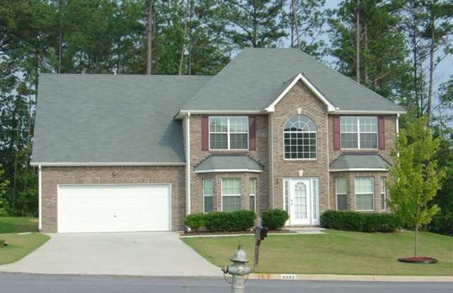 EXECUTIVE HOME IN SWIM COMMUNITY NEAR CAMP CREEK! - 4202 Fortune Point, Fulton County, GA 30349