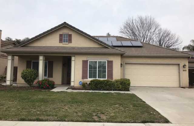 3 Bedroom 2 Bathroom Home In Southwest Visalia with a Pool and SOLAR! photos photos