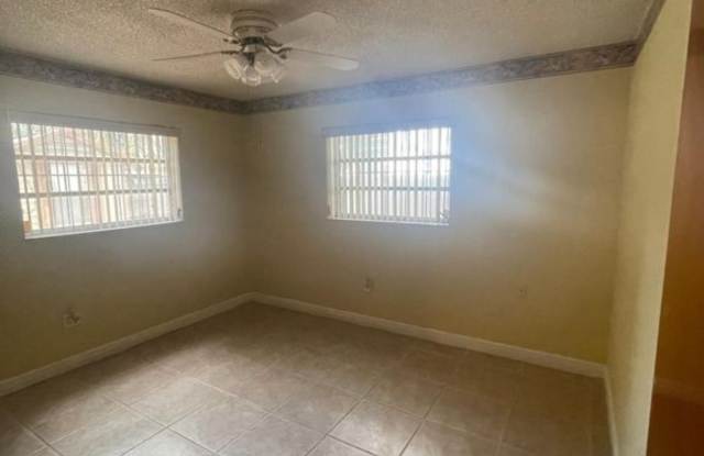 2934 Sw 11th St photos photos