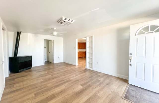 Newly Remodeled 3 Bedroom House on 5 Acres Gallery 4