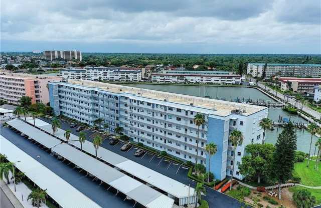 5925 SHORE BOULEVARD S photos photos