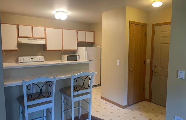 1BR/1BA 1st Floor Unit in Richmond Gallery 1