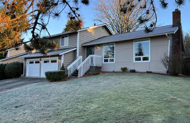 3 Bedroom 2.5 Bath in Desirable Renton Fairwood Greens Gallery 4