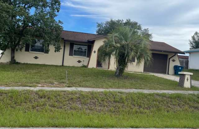 Adorable three bedroom two bath one car garage home photos photos