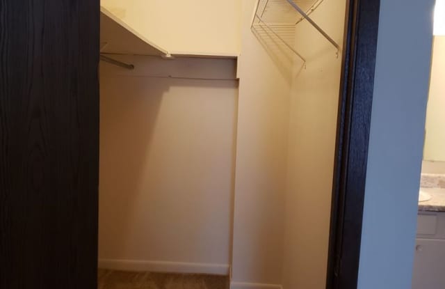 Spacious 1 Bedroom, 1.5 Bath Townhouse – Minutes from Nashville Gallery 2