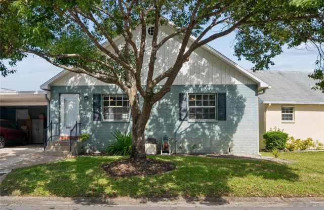 6707 HICKORYWOOD Lane Gallery 1
