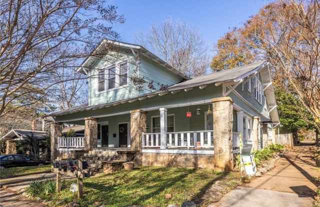 976 Delaware Avenue SE unit: 2 photos photos