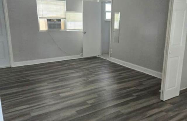 2301 SW 59th Ave, APT 1, #APT1 photos photos