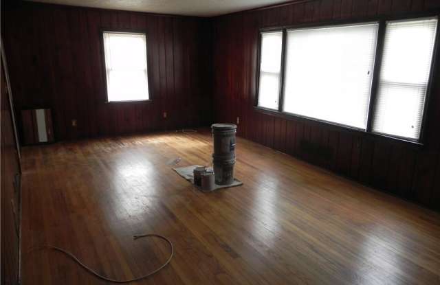 27 Brookfield Street Gallery 3