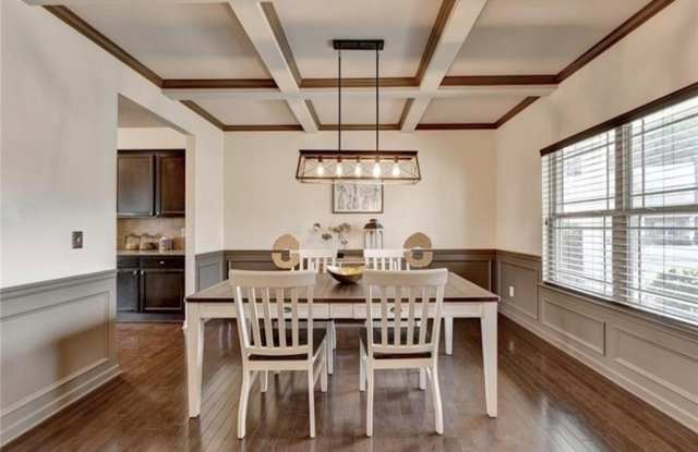 1376 Castleberry Drive Gallery 3