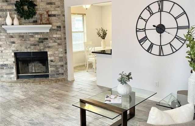911 Blue Jay Drive Gallery 2
