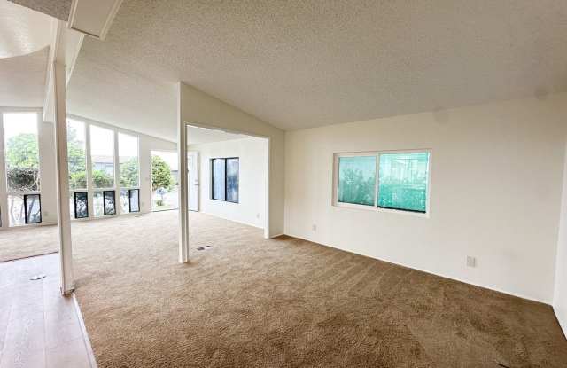 Single-level home in 55+ community of Vista Del Mar! Gallery 4