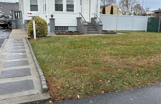 934 5th Street - 934 5th Street, West Babylon, NY 11704