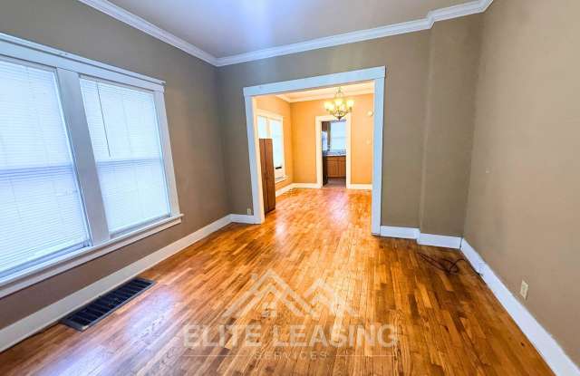 Charming 2 Bedroom Home with Hardwood Floors Gallery 3