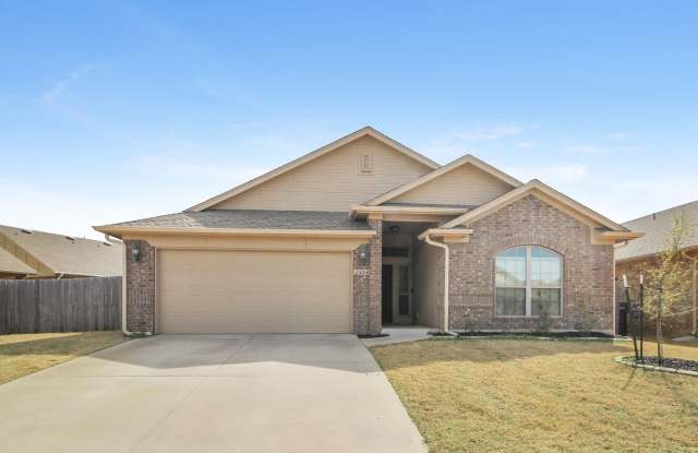 Charming 3 Bed 2 Bath With Office photos photos