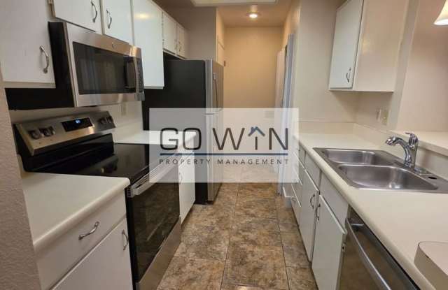 2 Bedroom/ 2 Bathroom Townhouse Gallery 1