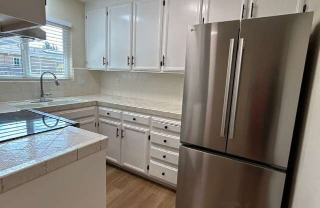 STUNNING Remodeled 2 Bed 1 Bath Ground Floor Unit with Indoor W/D Hookups Gallery 3