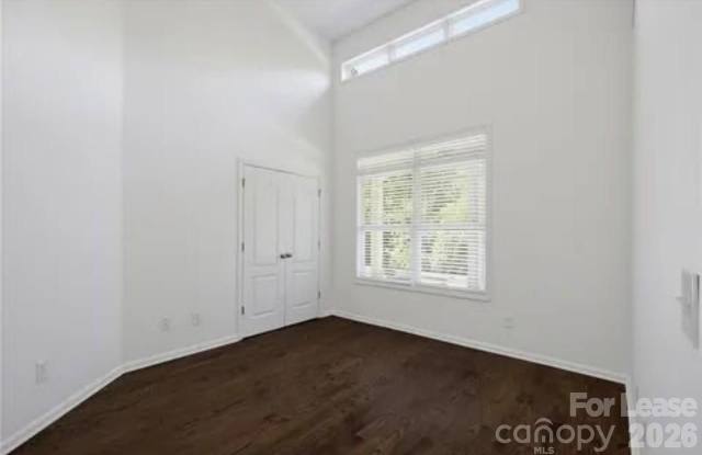 515 Lakefront Drive Gallery 3