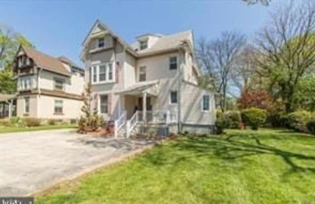 453 W LANCASTER AVENUE photos photos