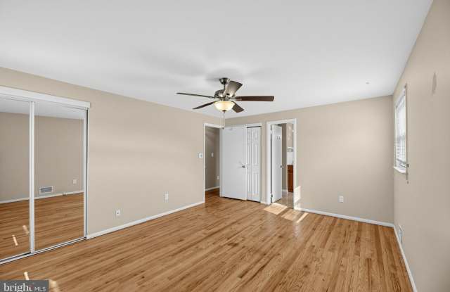4 ROSLYN Road Gallery 3
