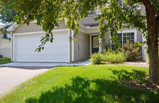 Beautiful 2-Bed 1.5-Bath Townhouse in Eagan - Available Now! photos photos