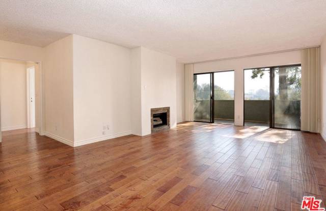 16169 West SUNSET Gallery 3