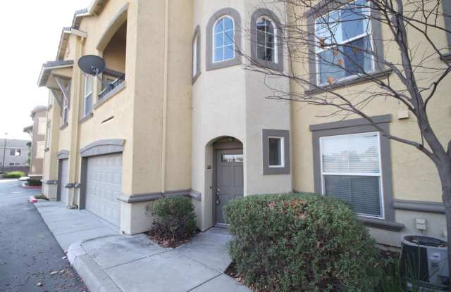 Condo | 2 Bed | 2 Bath | 1728SF | Tenant Pays $165 monthly for WS photos photos