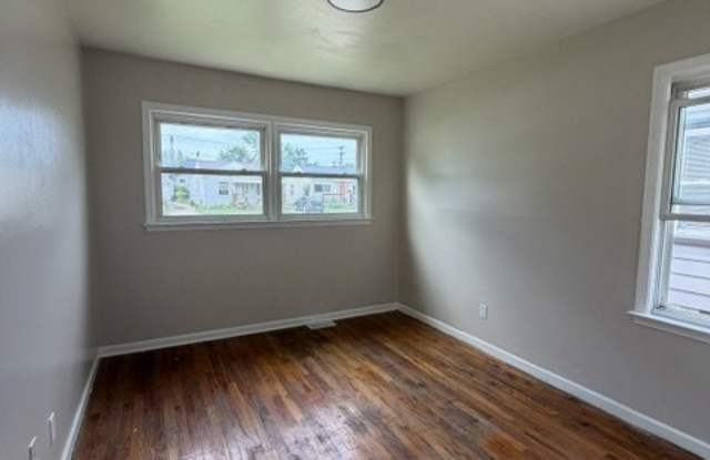 22844 Sharrow Avenue Gallery 3